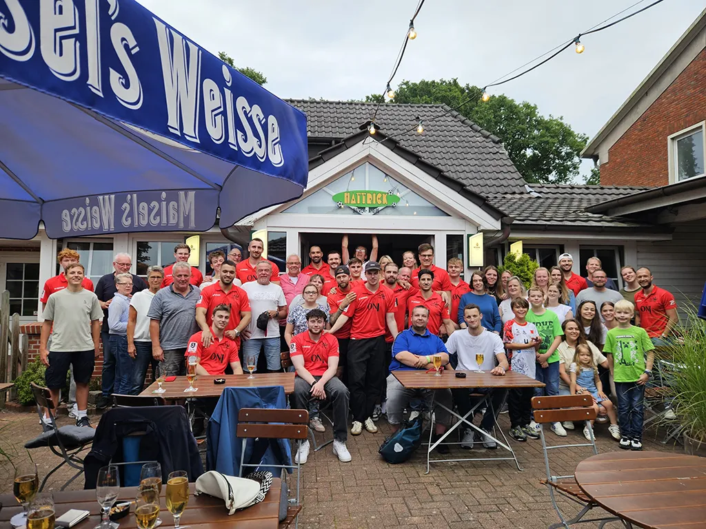 Gruppenfoto der Gemeinschaft des OHV Fanclubs.